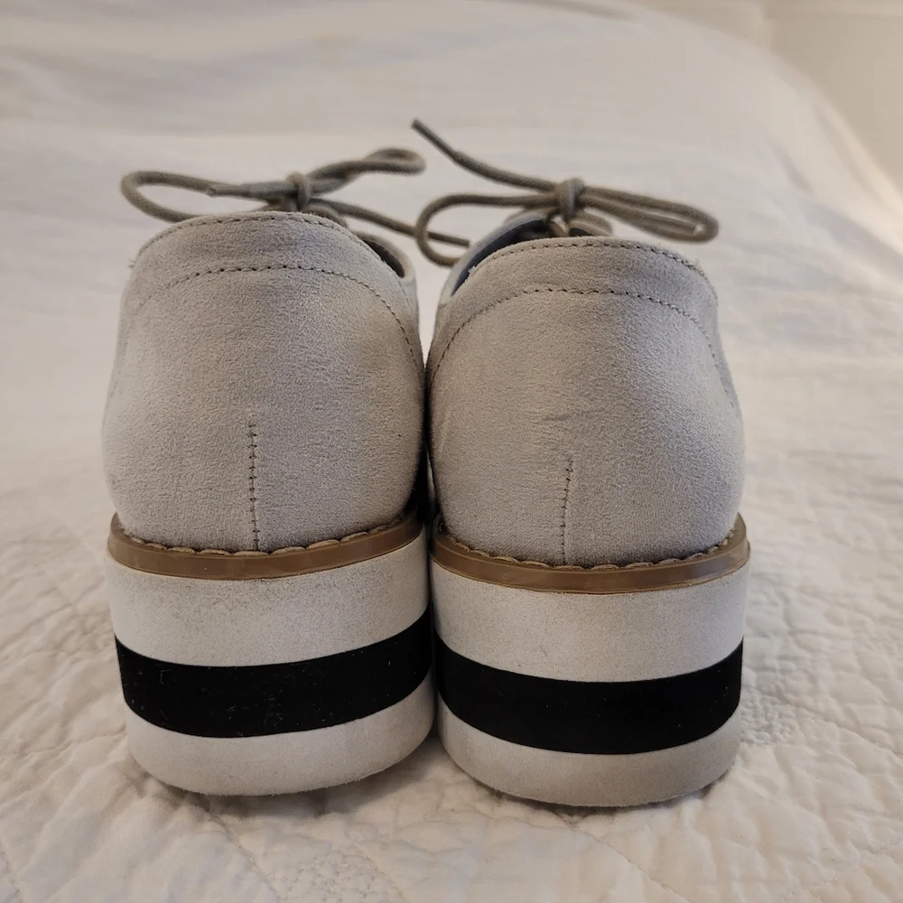 Madden Girl 'Andria' platform wing tip lace-up grey white tan size 6M